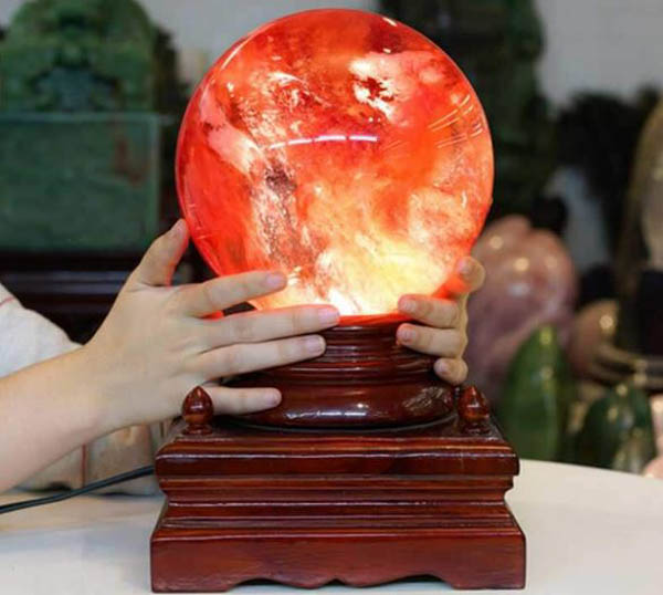 Trang trí phong thủy với quả cầu đá thạch anh Trang trí phong thủy với quả cầu đá thạch anh