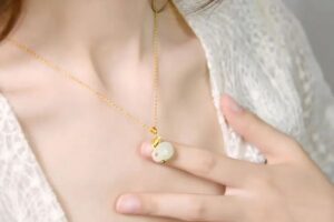 Hướng dẫn lựa chọn & bảo quản mặt dây chuyền Hướng dẫn lựa chọn & bảo quản mặt dây chuyền